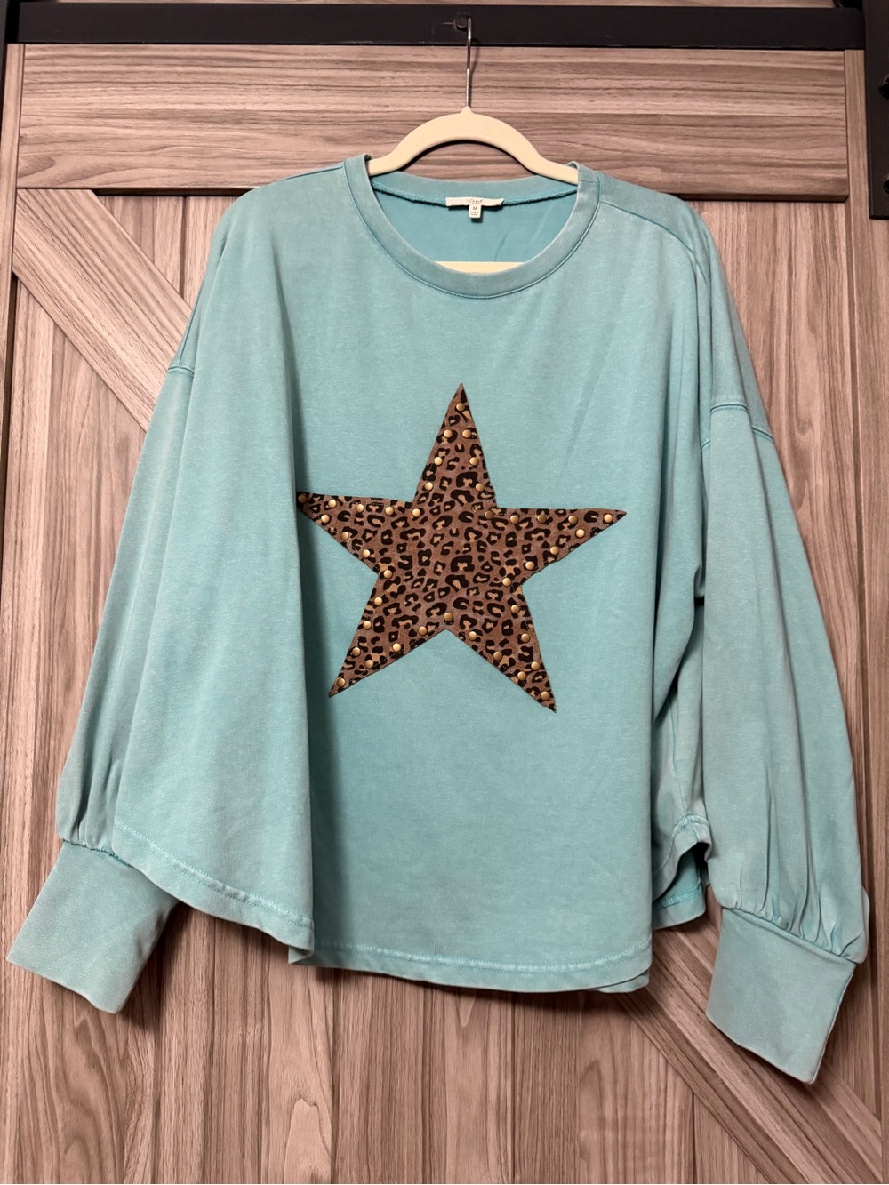 Easel Los Angeles Leopard Star Studded Oversized Top Size Medium